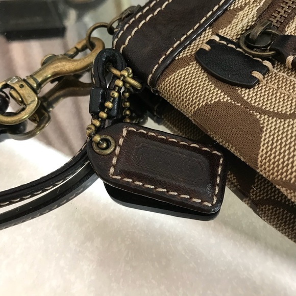 Classic Coach Wristlet - Picture 4 of 5